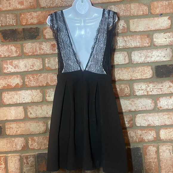 BCBGeneration Black Lace Plunge Dress Size 8 - Picture 3 of 11